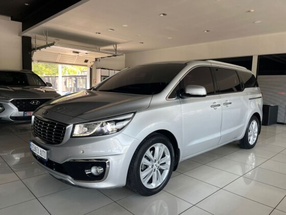 Kia Carnival (2016)
