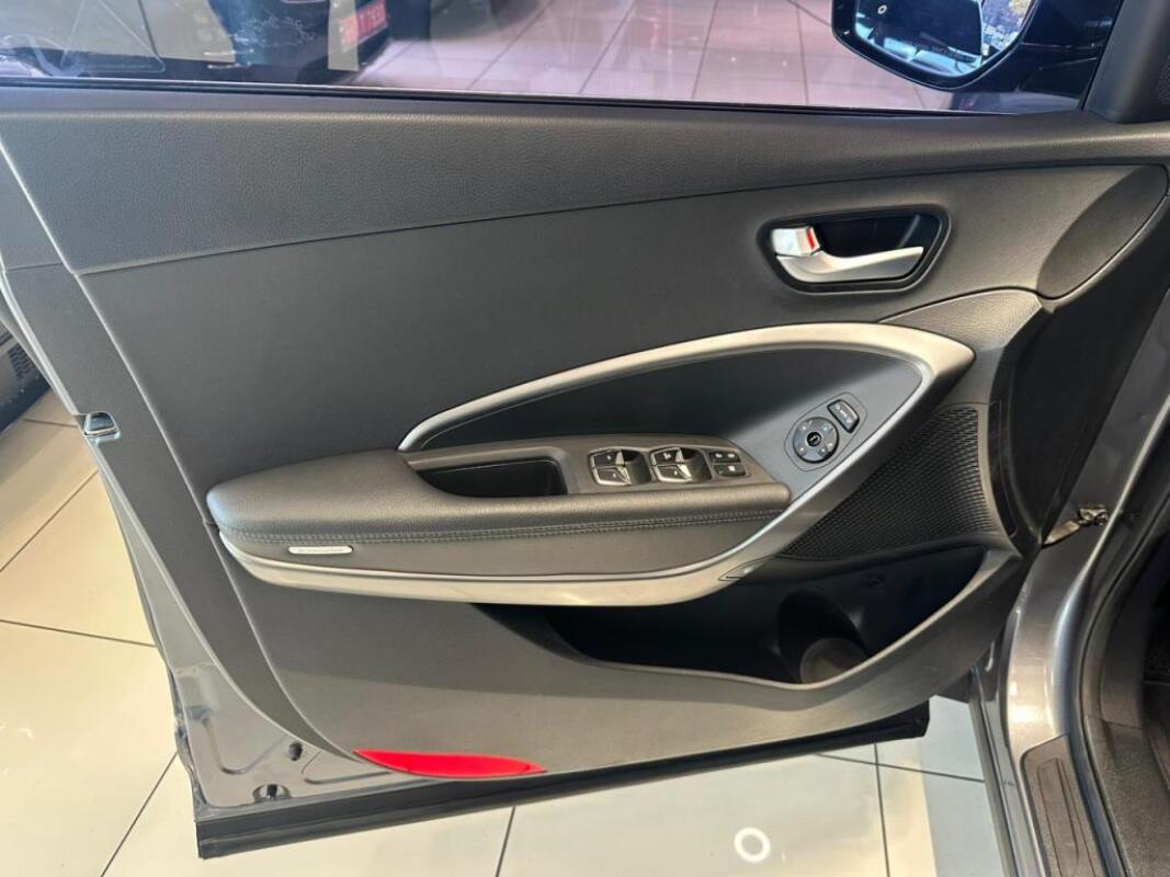 Hyundai SantaFe (2016)