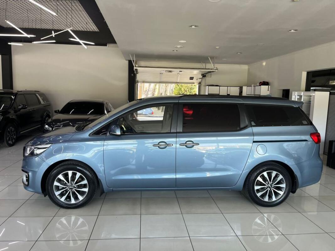 Kia Carnival (2014)