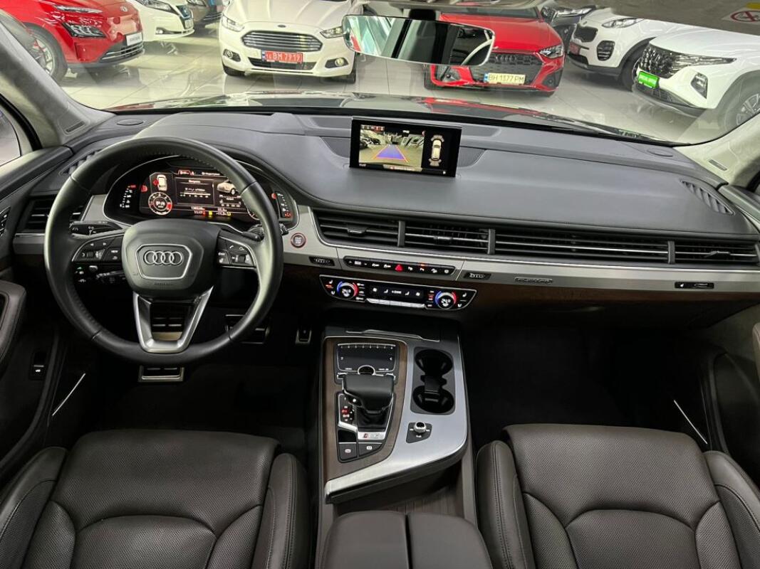 Audi SQ7 (2017)