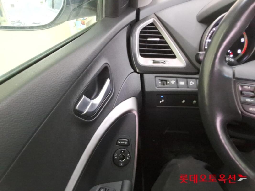 Hyundai SantaFe (2017)