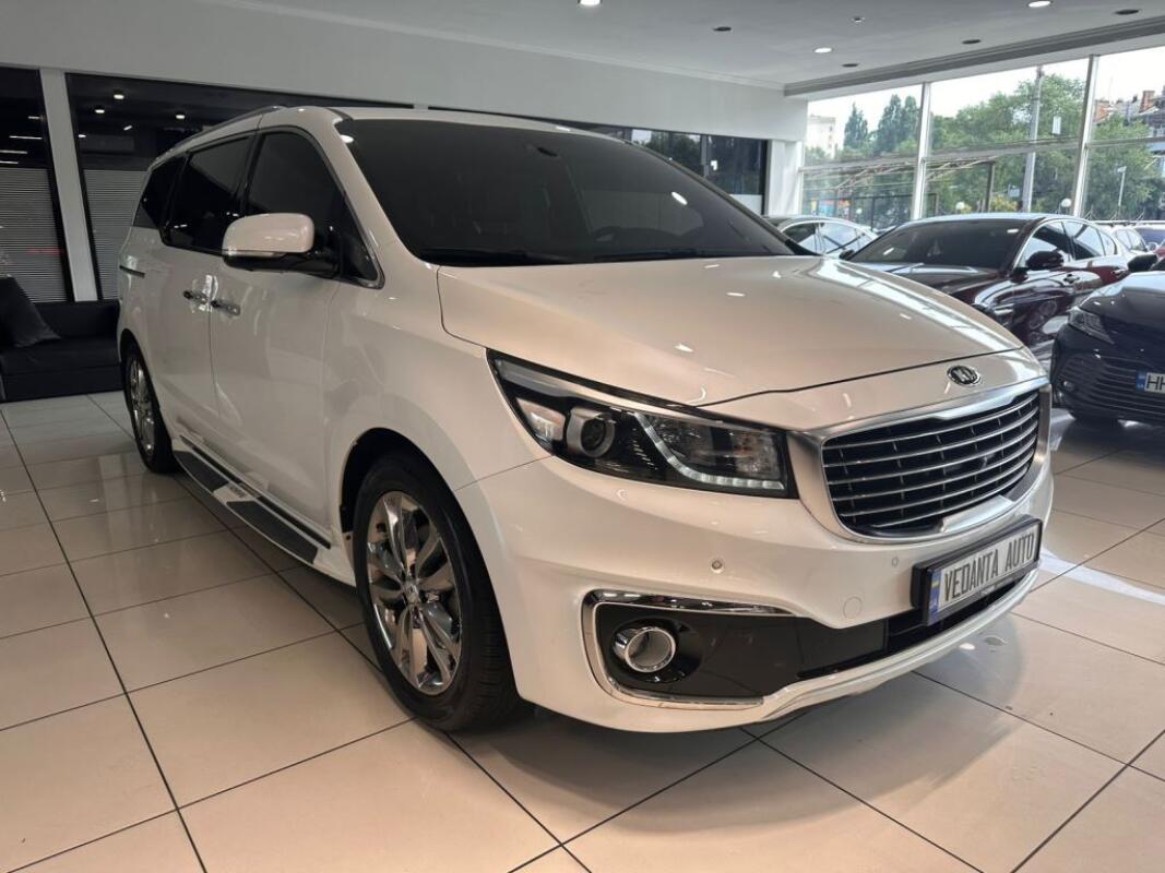 Kia Carnival (2016)