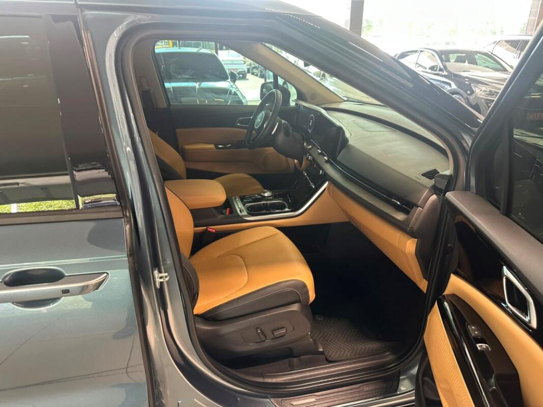 Kia Carnival (2023)