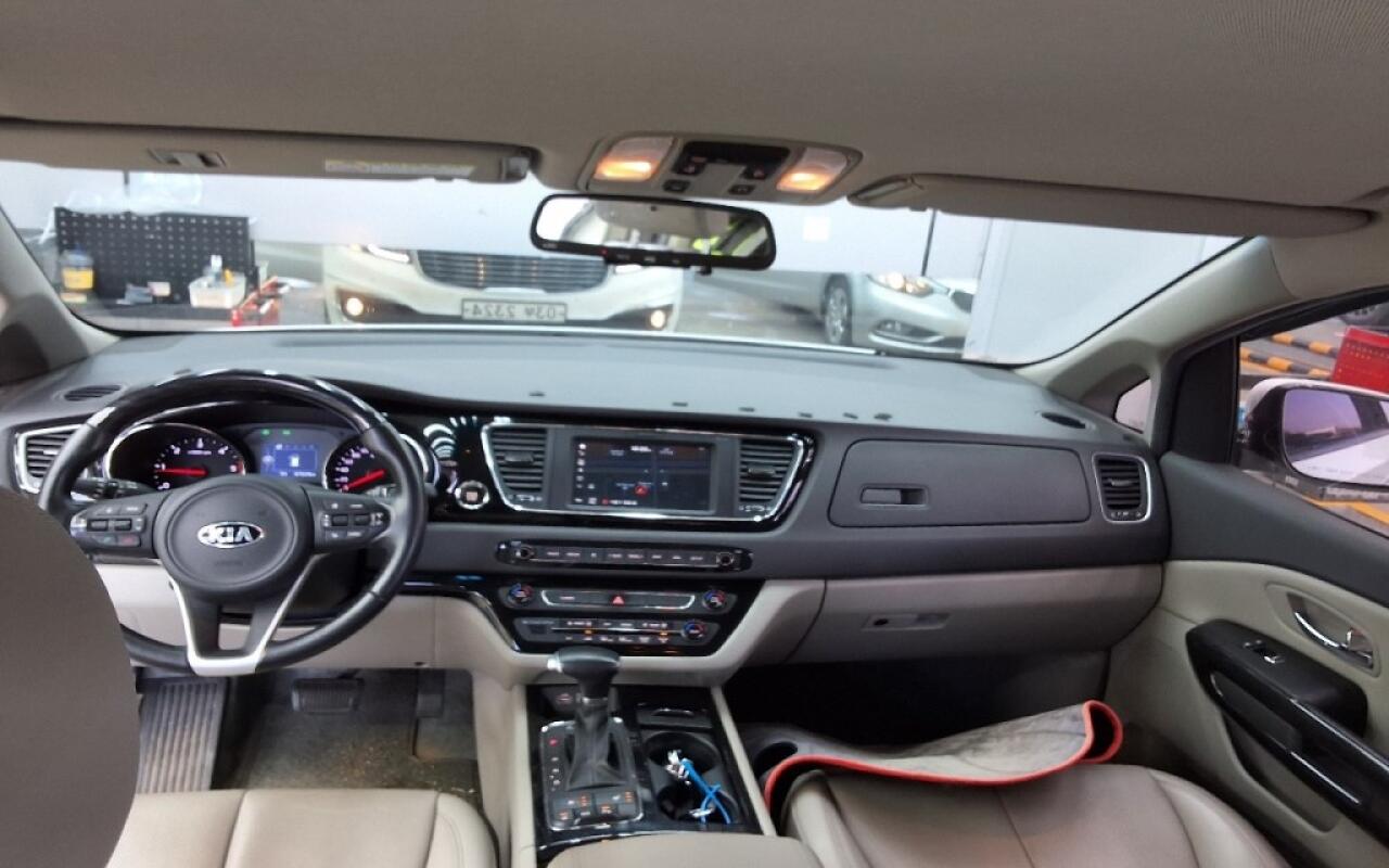 Kia Carnival (2017)