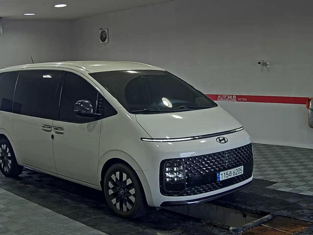 Hyundai Staria (2022)