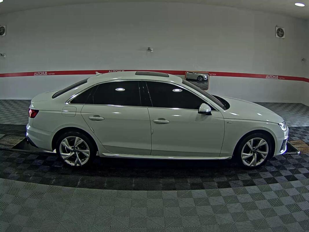 Audi	A4 (2020)