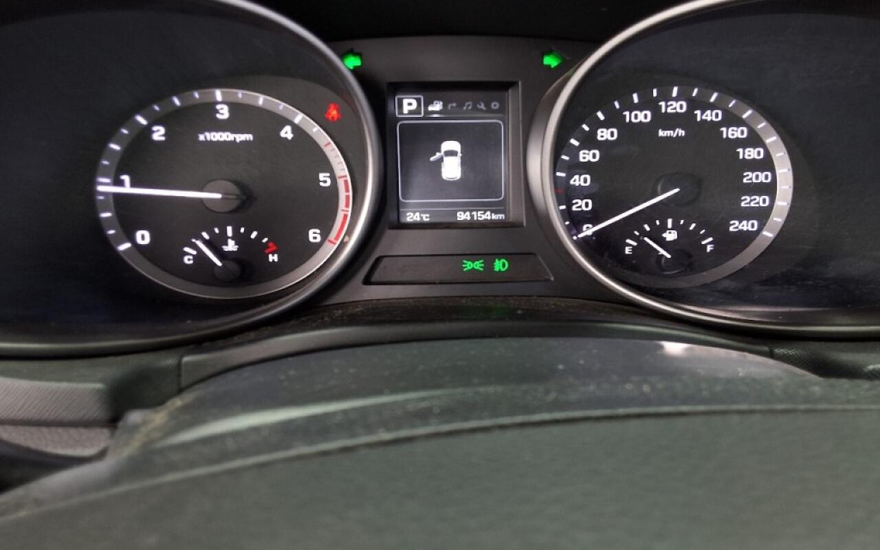 Hyundai SantaFe (2015) Hyundai SantaFe (2015)