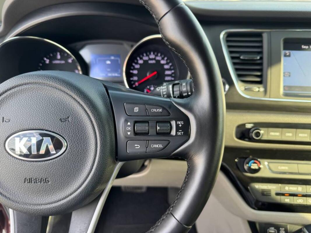 Kia Carnival (2016)