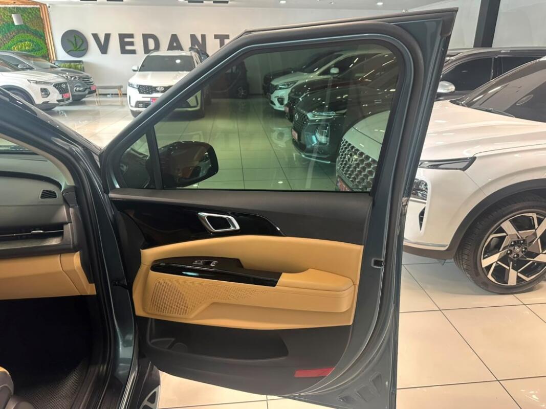 Kia Carnival (2023)