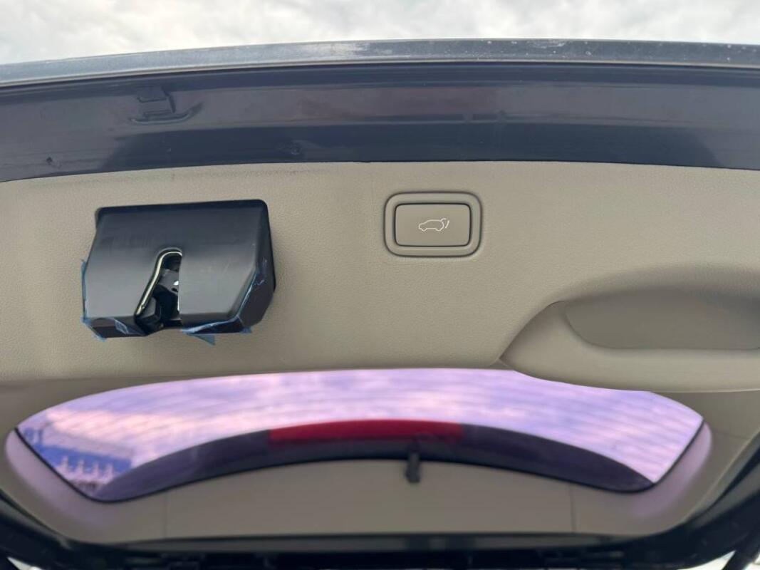 Kia Carnival (2016)