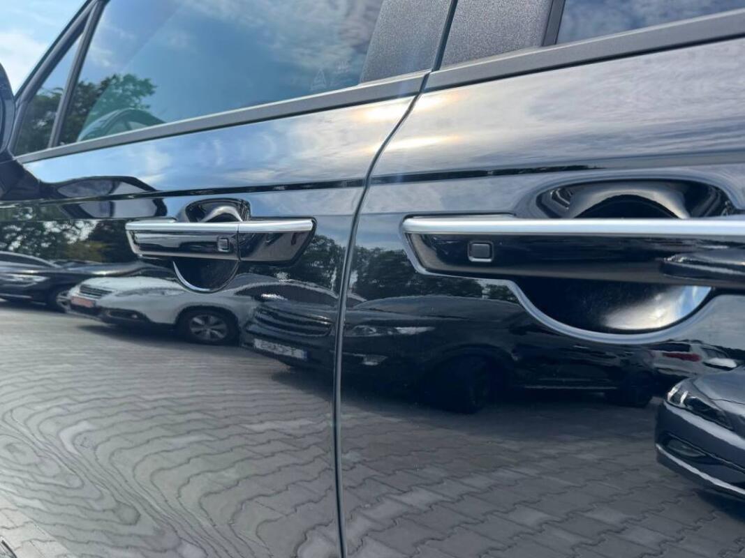 Kia Carnival (2021)