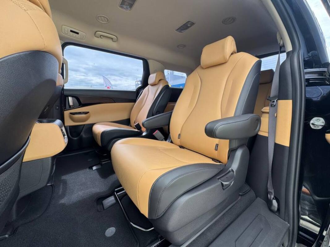 Kia Carnival (2021)