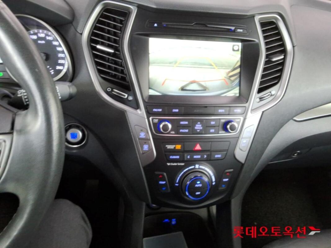 Hyundai SantaFe (2016)
