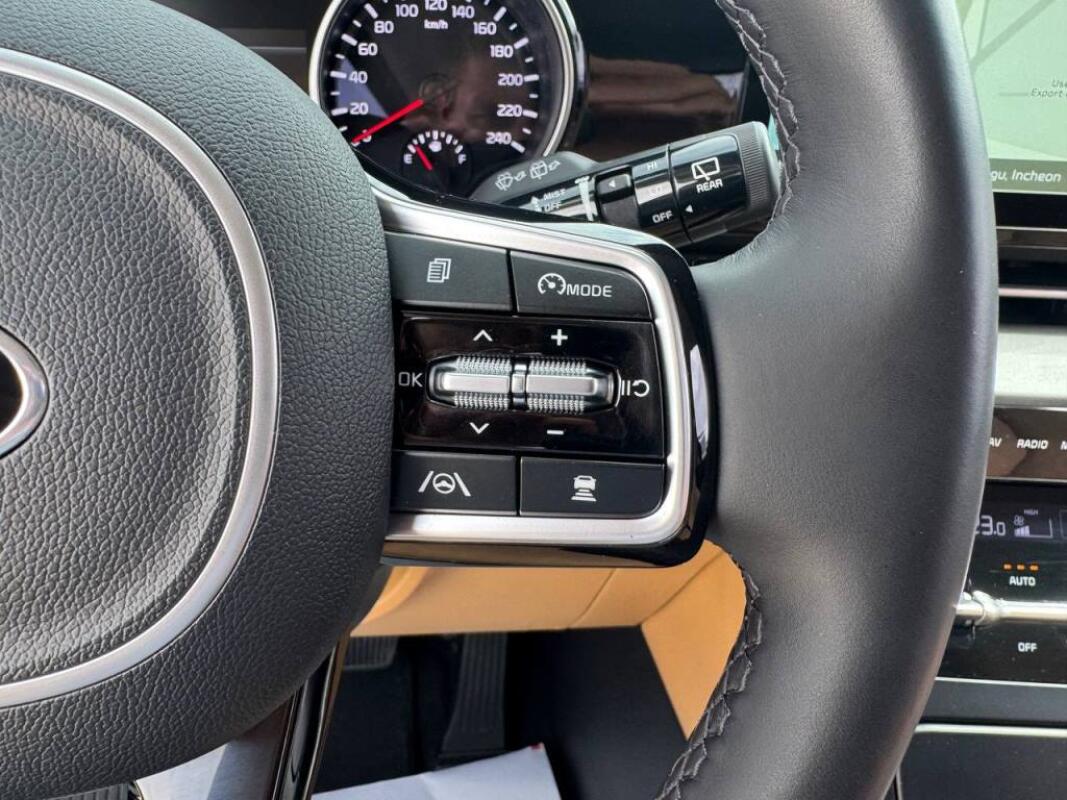 Kia Carnival (2021)