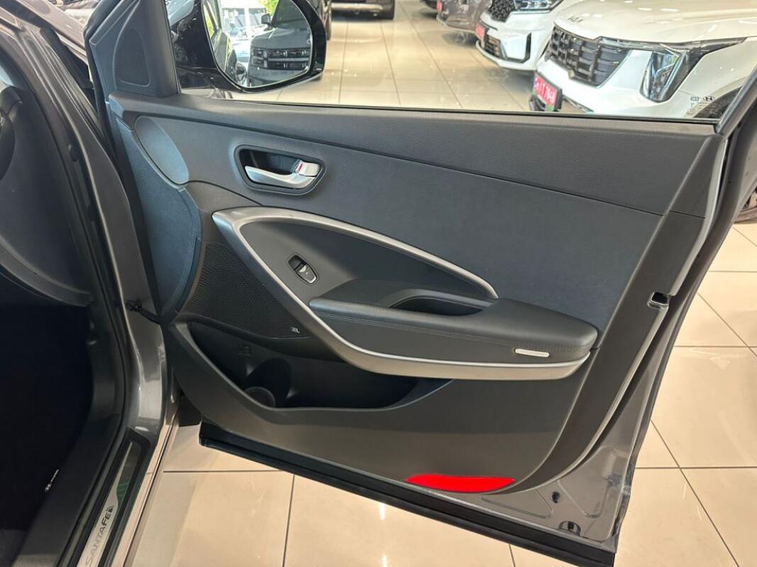 Hyundai SantaFe (2016)