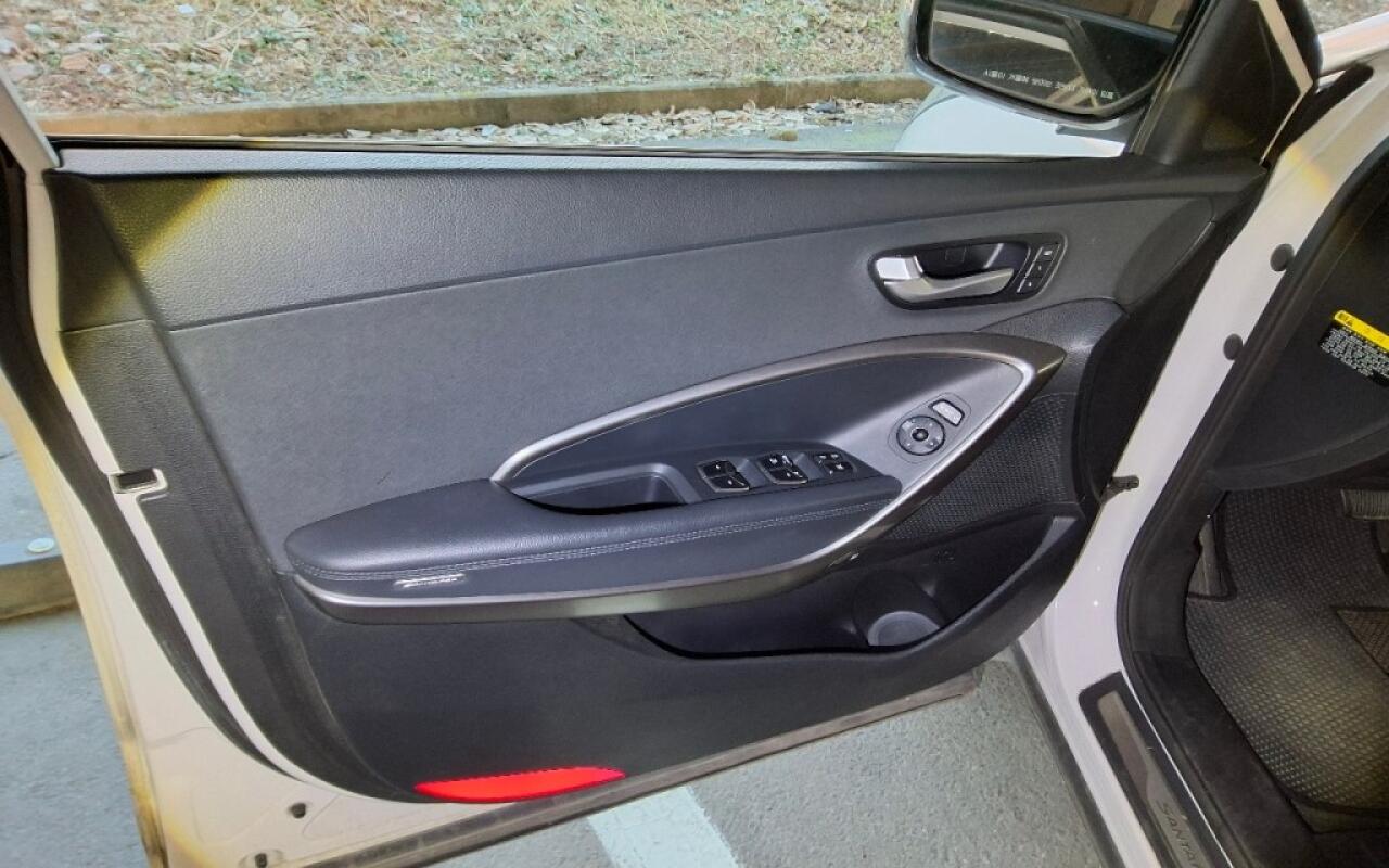 Hyundai SantaFe (2016)