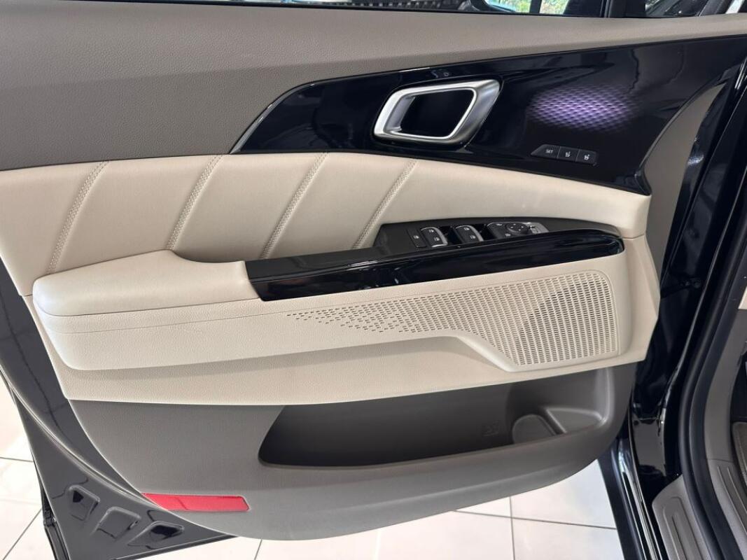 Kia Carnival (2022)