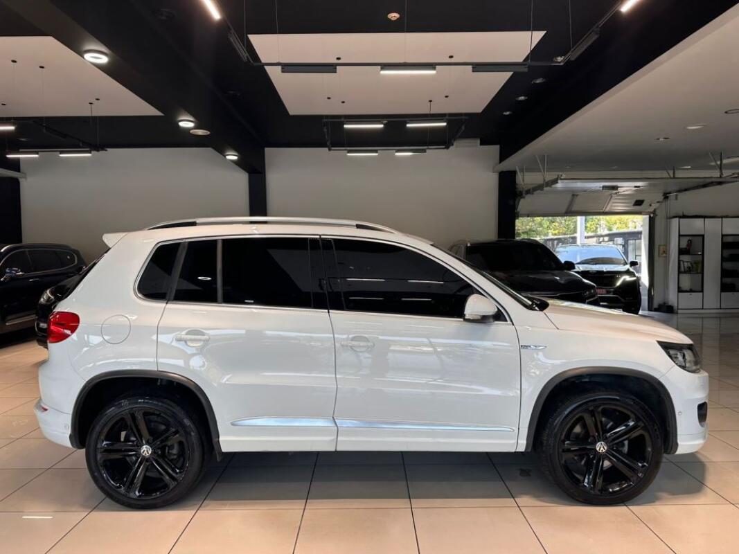 Volkswagen Tiguan (2015)