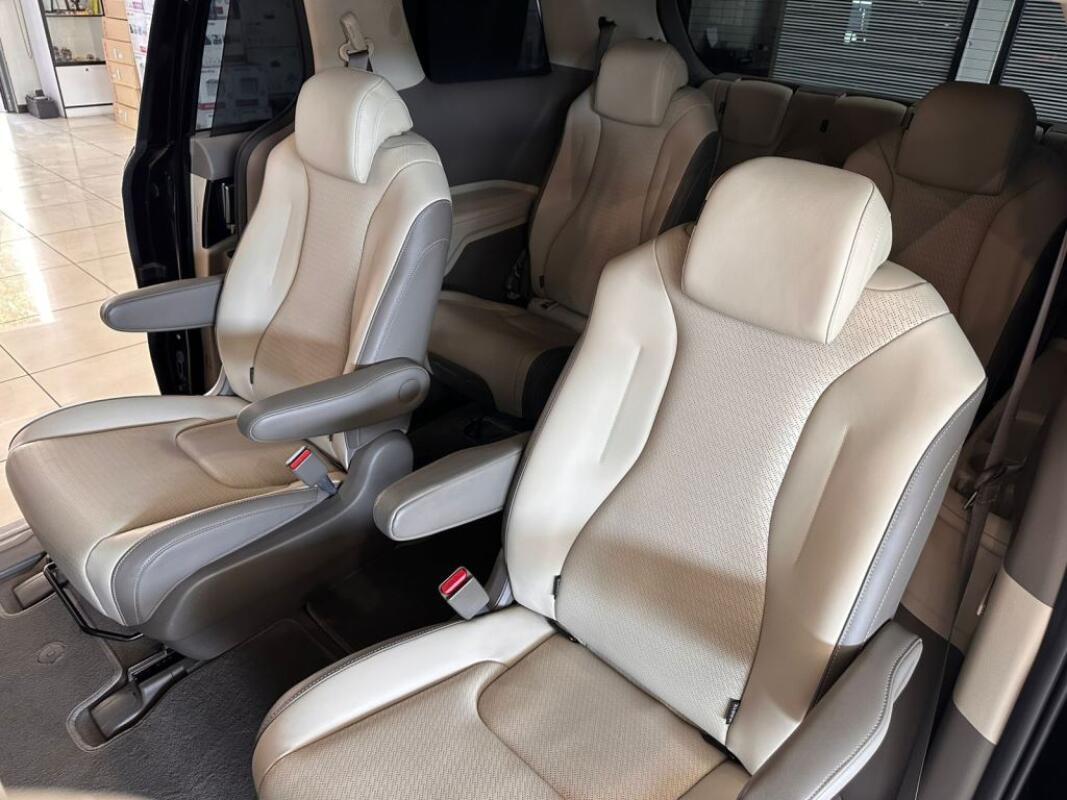 Kia Carnival (2022)
