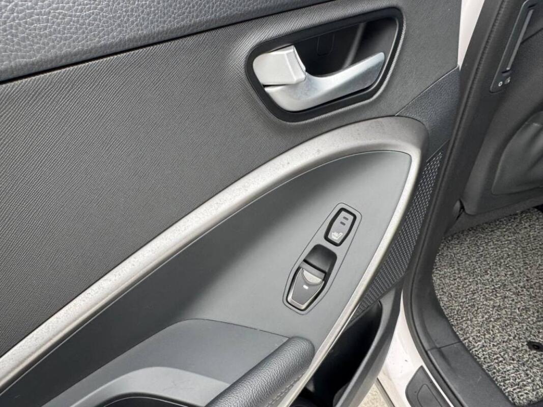 Hyundai SantaFe (2016)