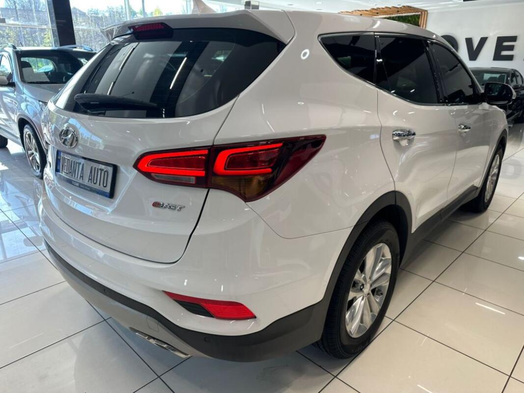 Hyundai SantaFe (2016)