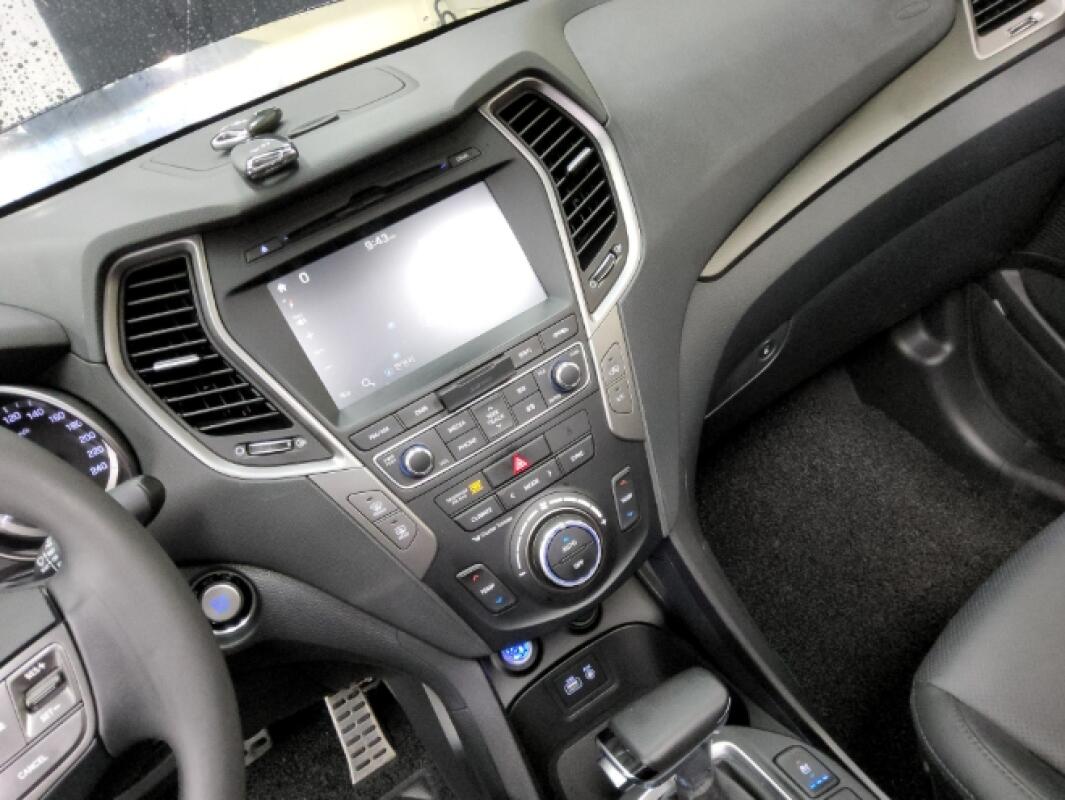 Hyundai SantaFe (2015)