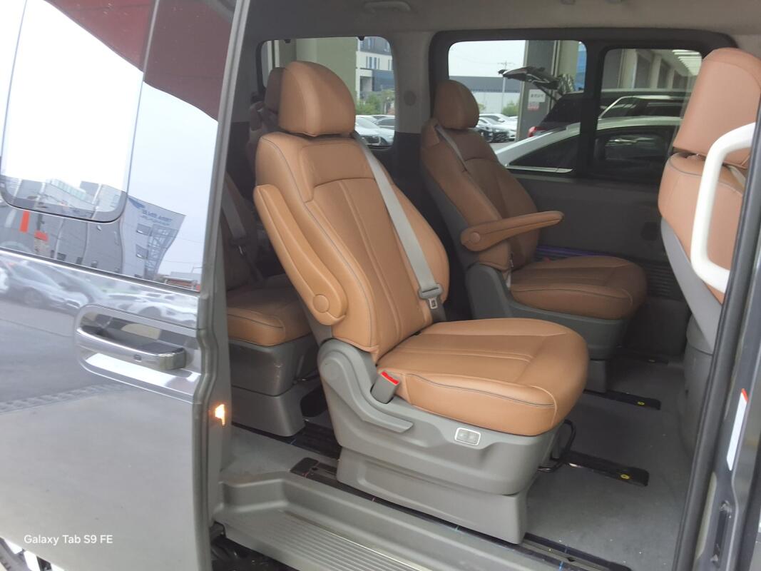 Hyundai Staria (2024)