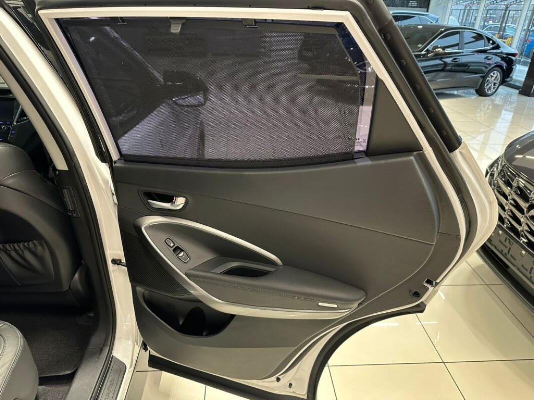 Hyundai SantaFe (2016)