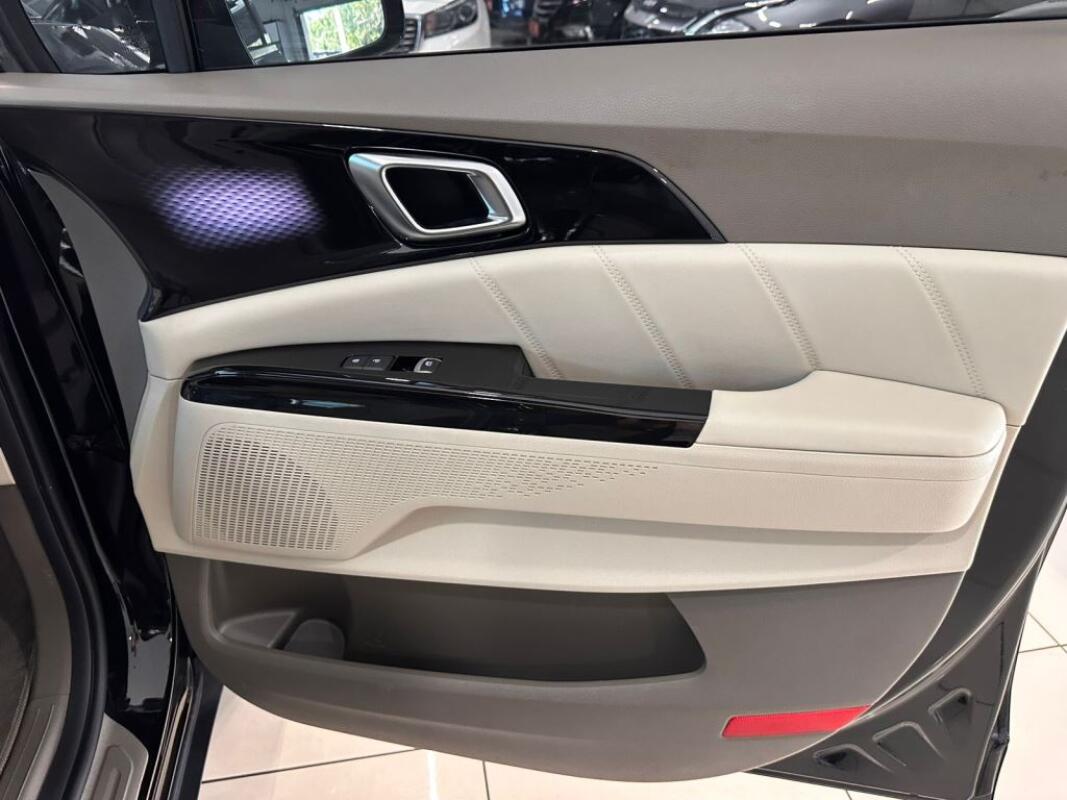 Kia Carnival (2022)