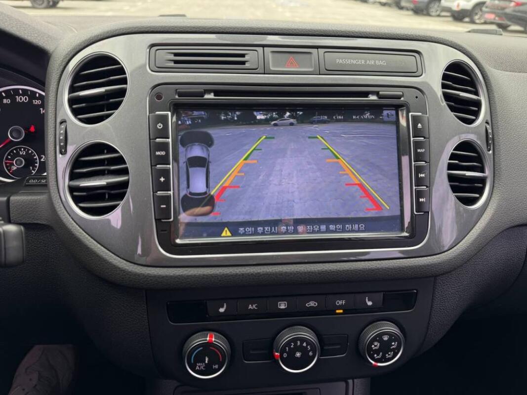 Volkswagen Tiguan (2015)
