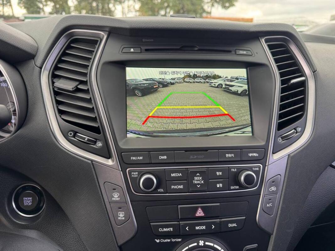 Hyundai SantaFe (2015) Hyundai SantaFe (2015)