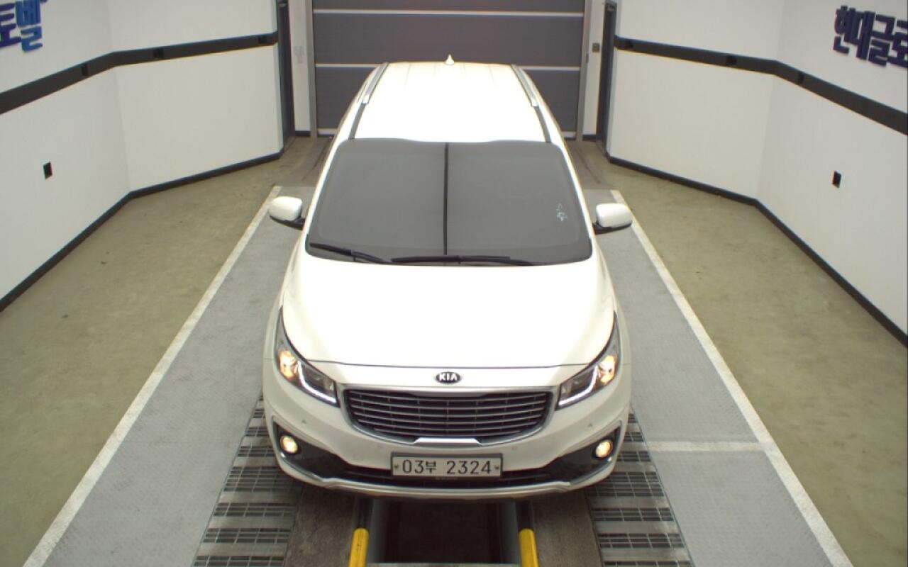 Kia Carnival (2017)