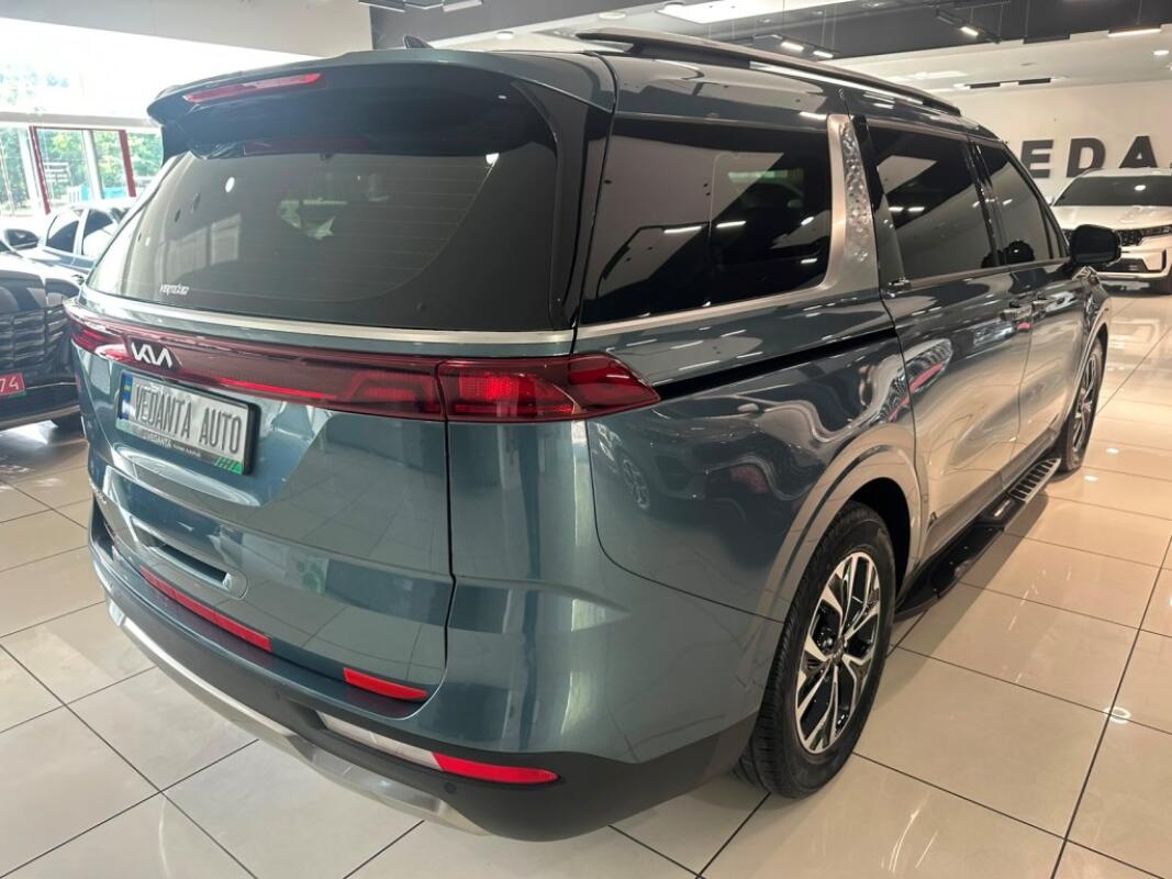 Kia Carnival (2023)
