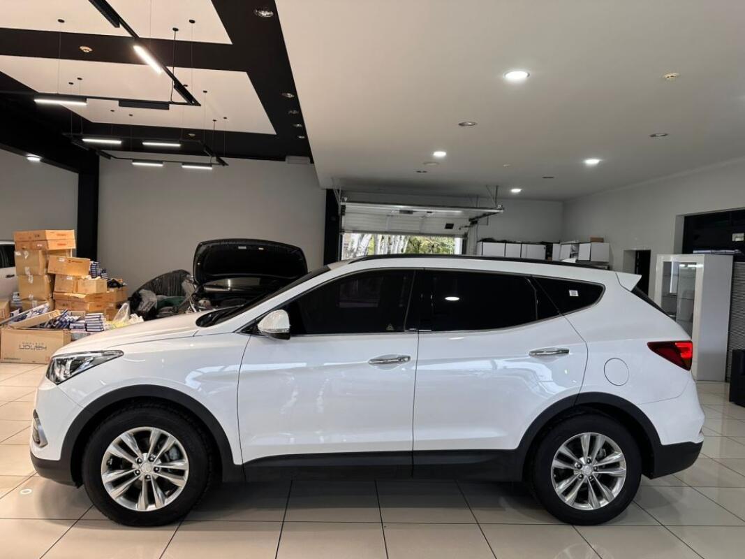 Hyundai SantaFe (2016) Hyundai SantaFe (2016)