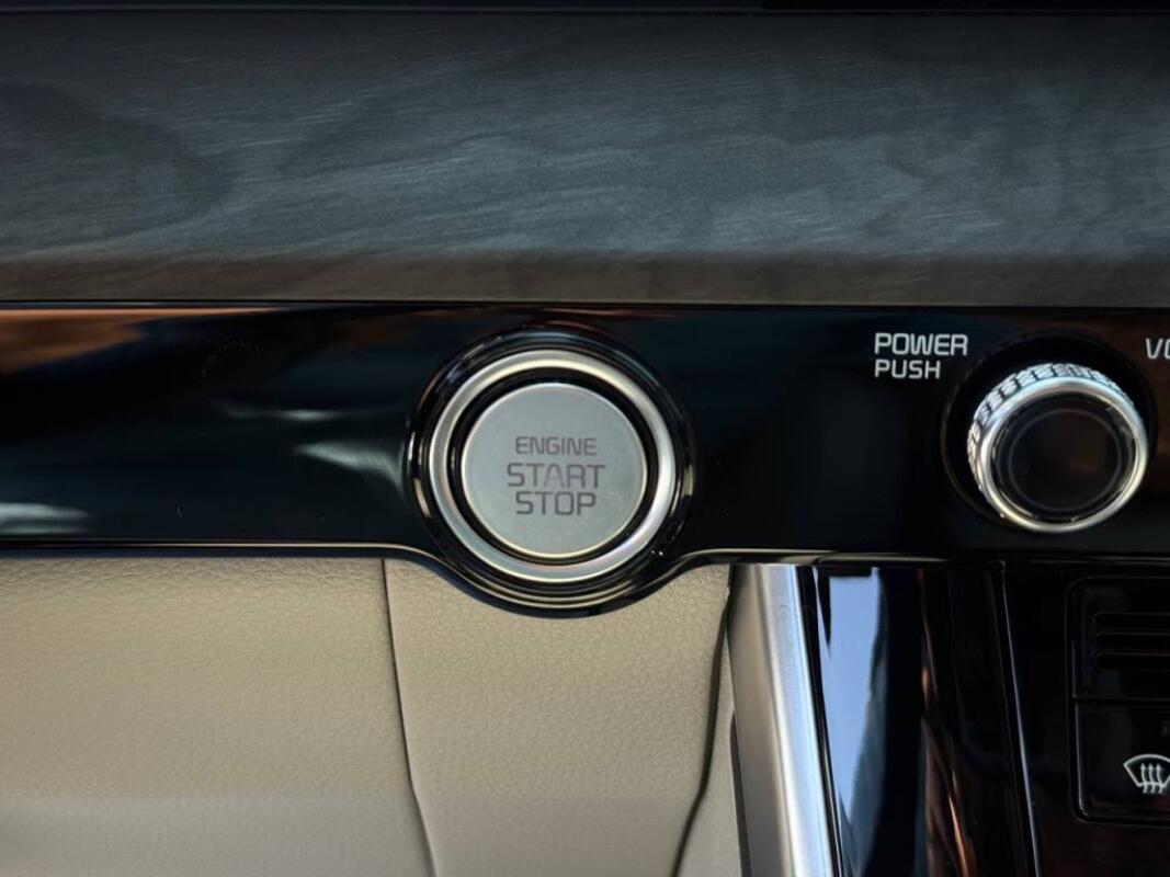 Kia Carnival (2023)