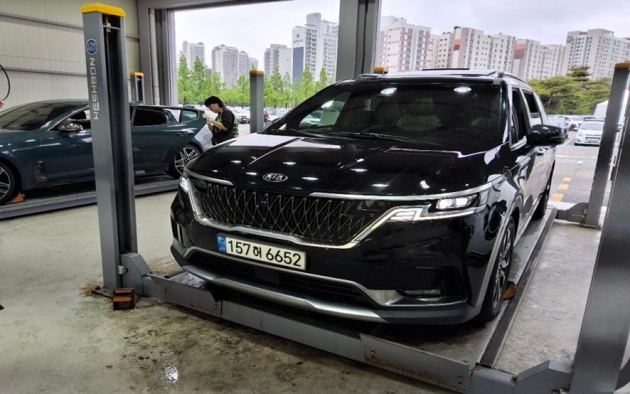 Kia Carnival (2021)