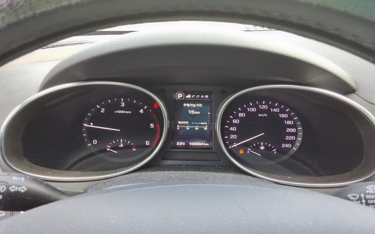 Hyundai SantaFe (2016)