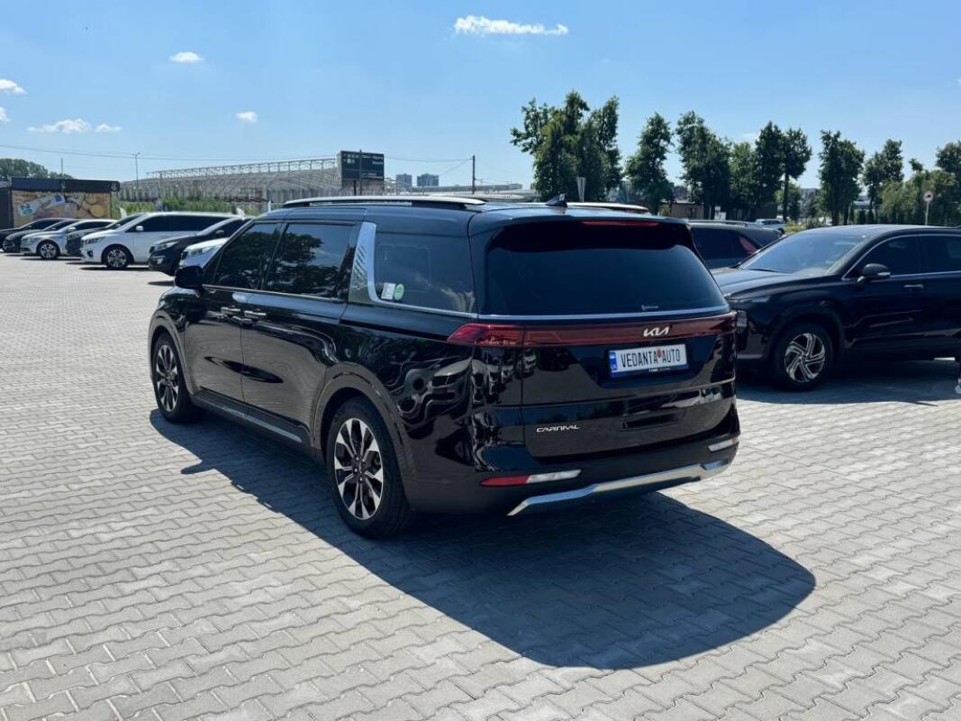 Kia Carnival (2023)