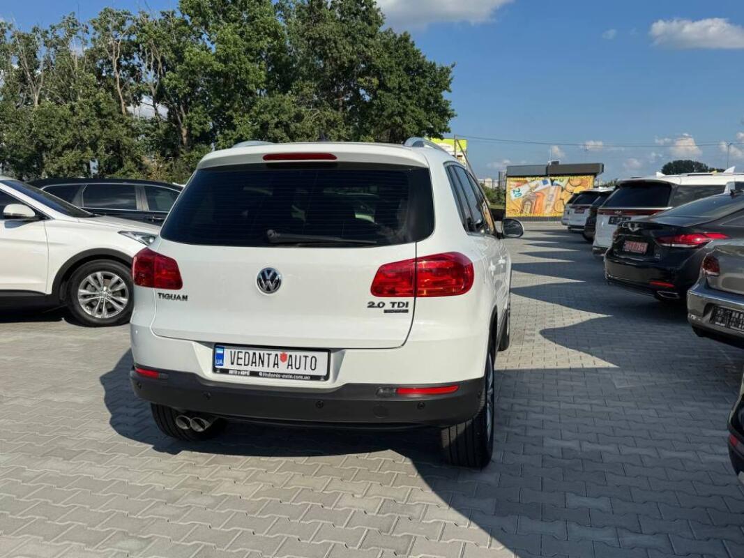 Volkswagen Tiguan (2015)