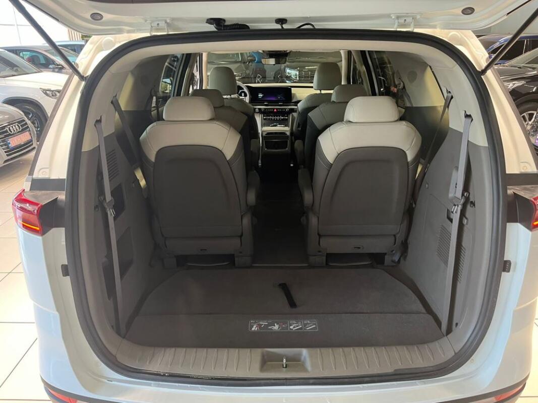 Kia Carnival (2021)
