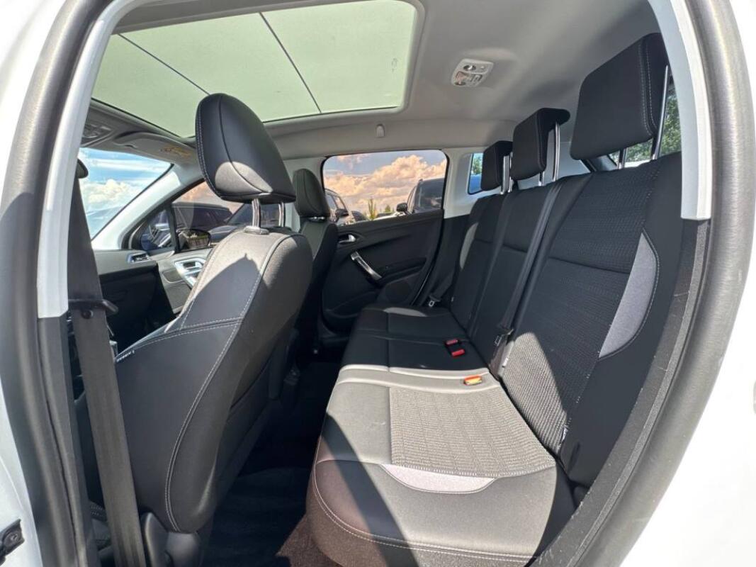 Peugeot 2008 (2015)