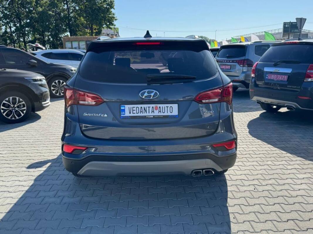 Hyundai SantaFe (2017) Hyundai SantaFe (2017)