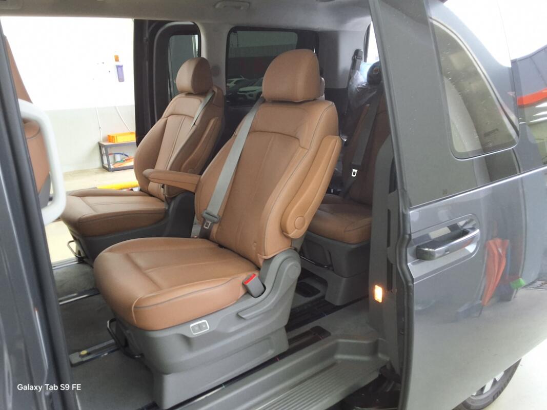 Hyundai Staria (2024)