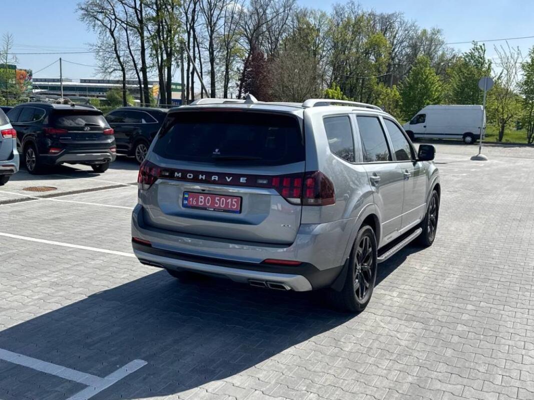 Kia Mohave (2022)