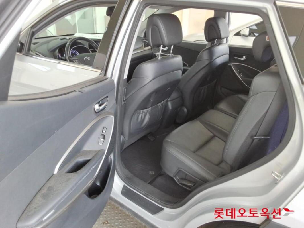 Hyundai SantaFe (2016)