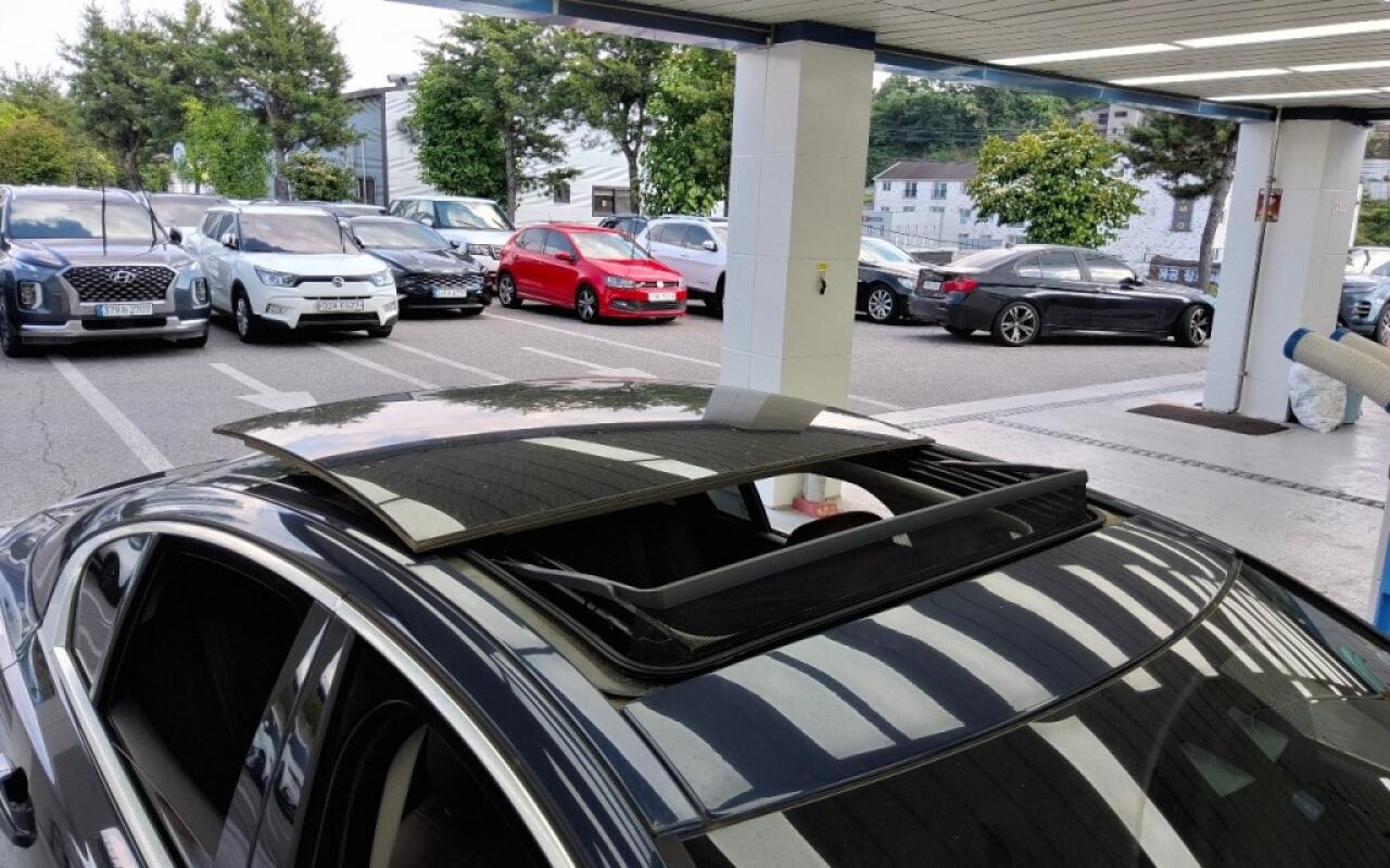 Jaguar XE (2017)