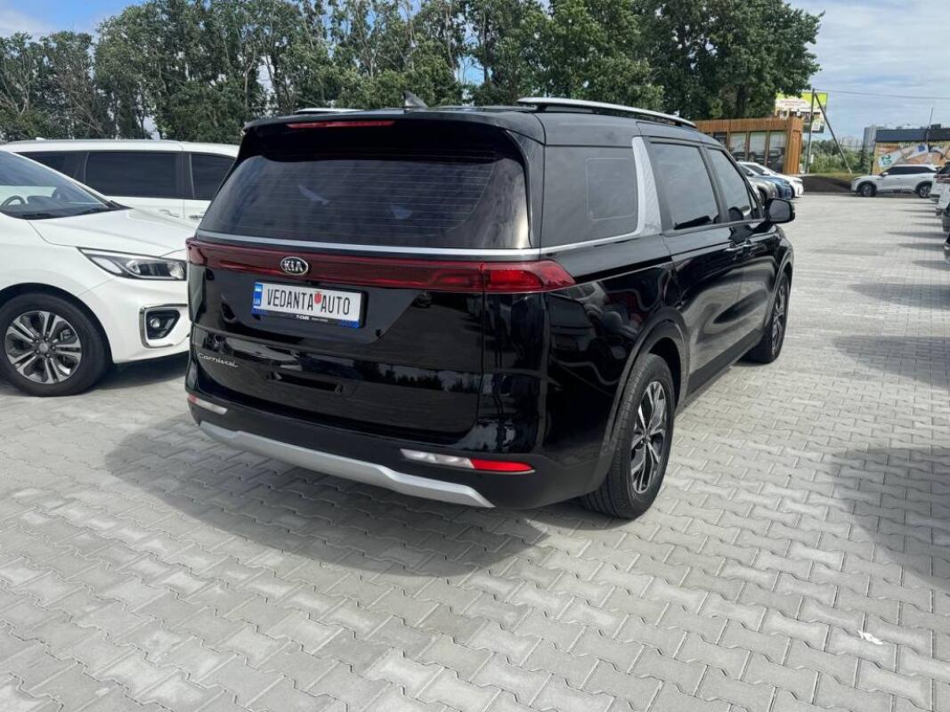 Kia Carnival (2021)