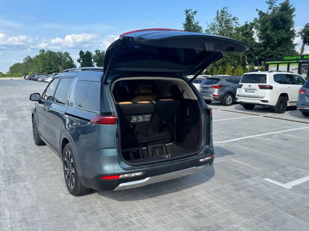 Kia Carnival (2021)