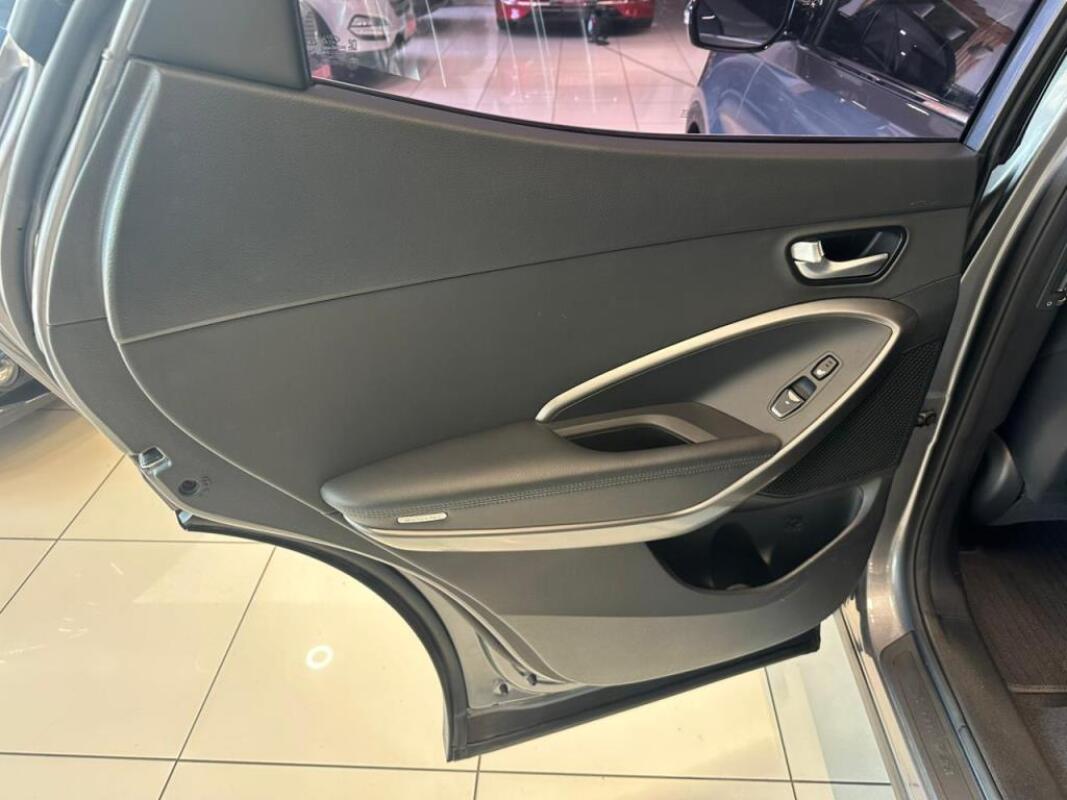 Hyundai SantaFe (2016)
