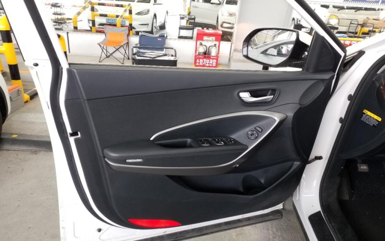 Hyundai SantaFe (2016)
